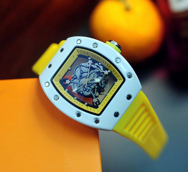 R WATCH (1)