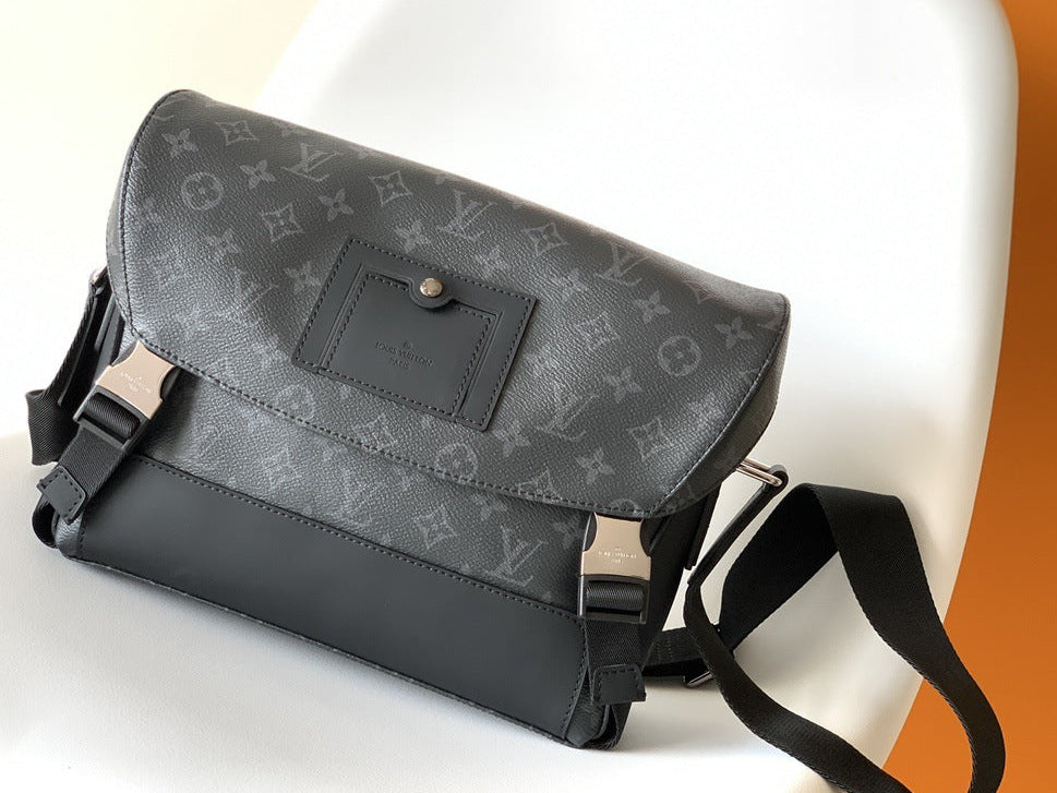 VL Crossbody Bag (21)