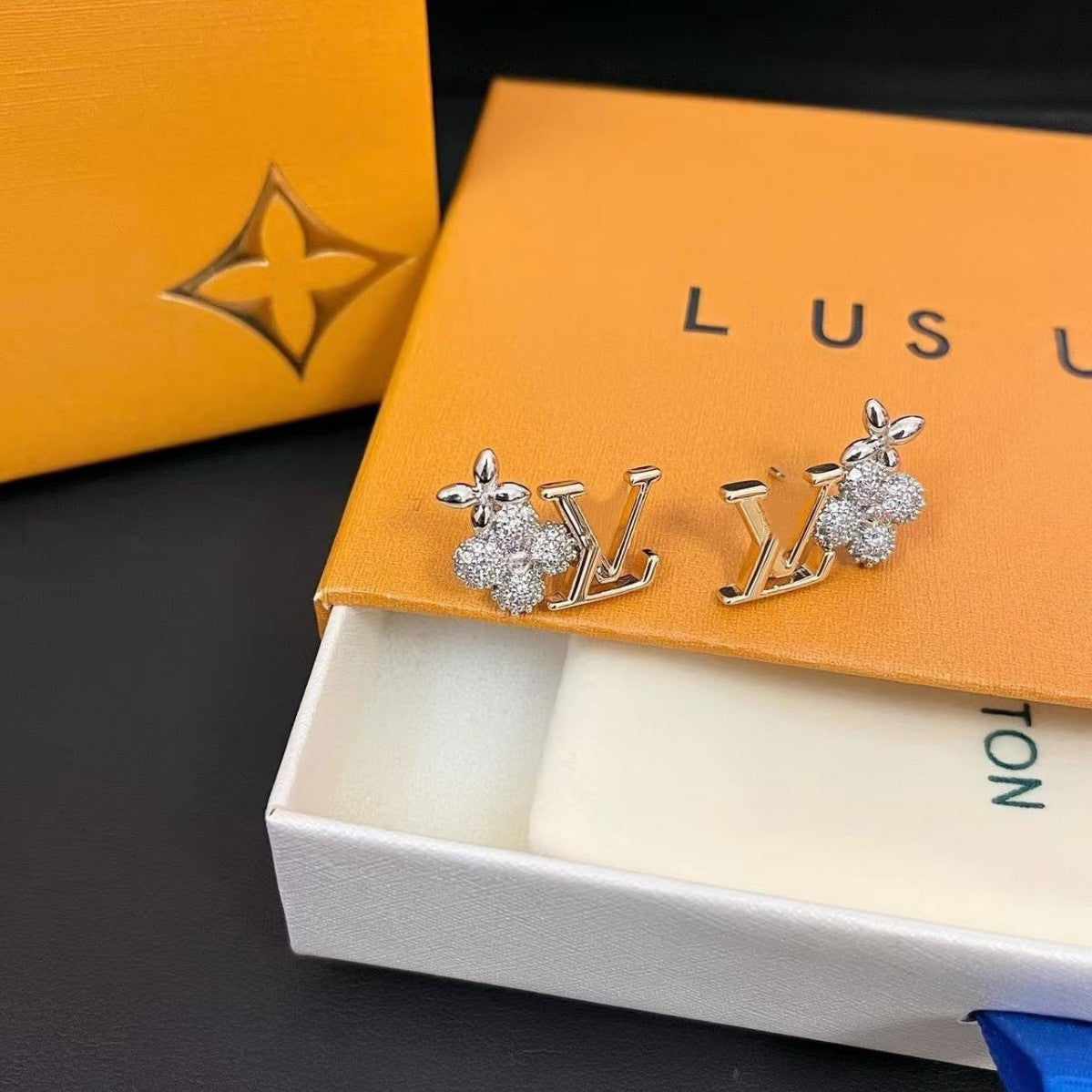 VL EARRINGS (1) 2