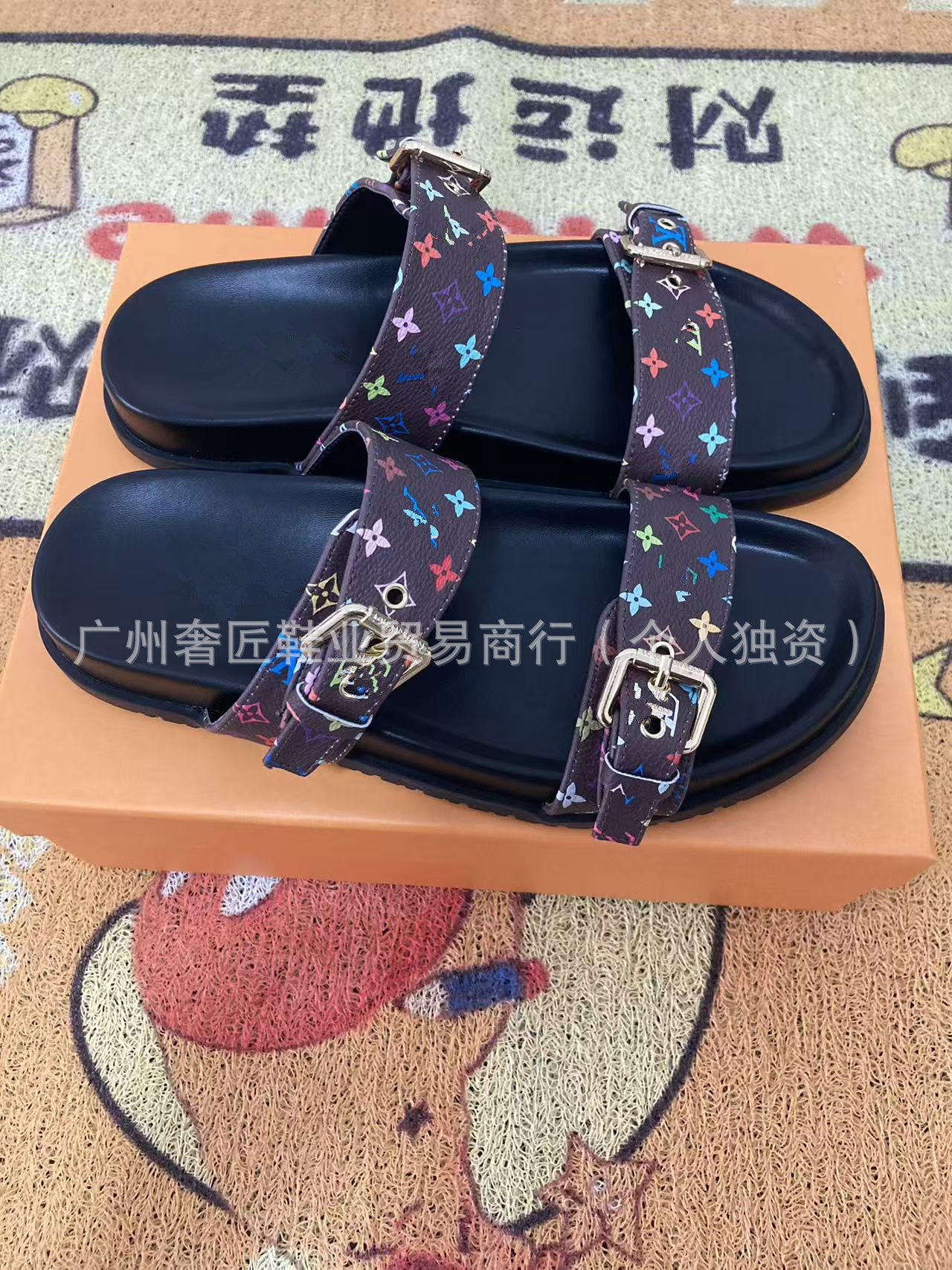 VL Sandals (2)