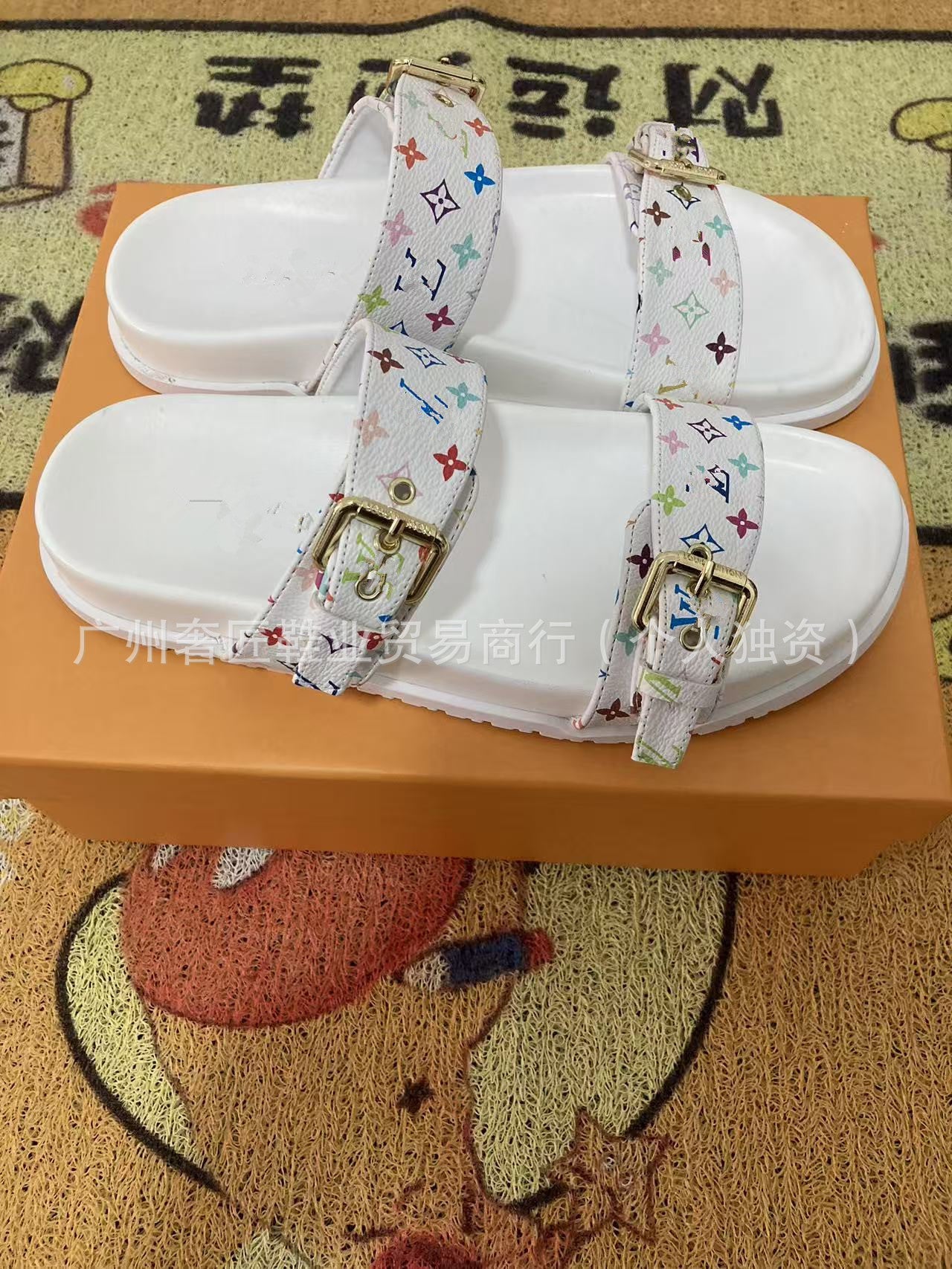 VL Sandals (2)