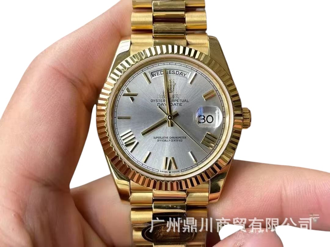 R WATCH (3)