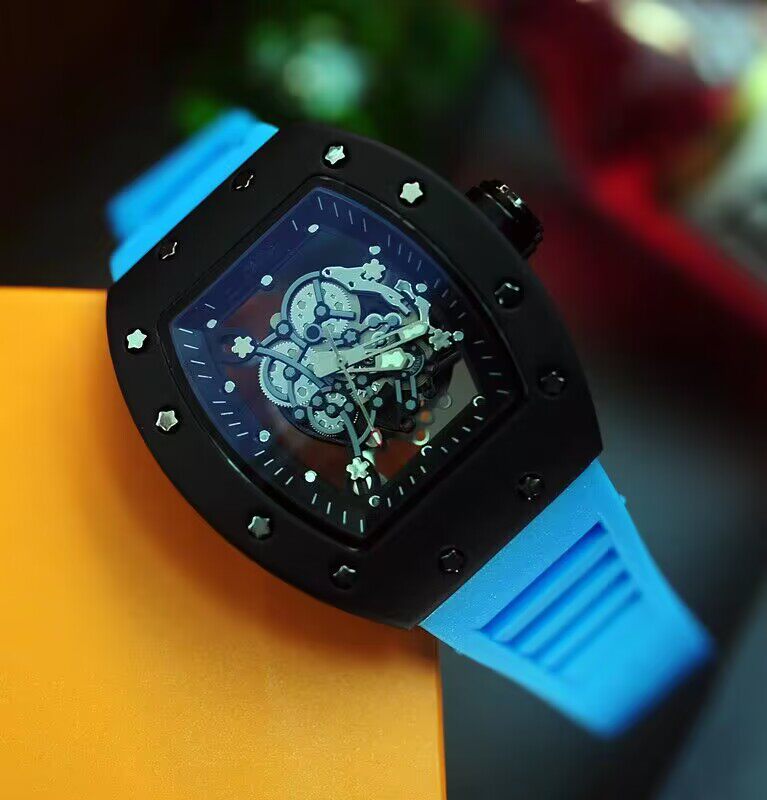 R WATCH (1)