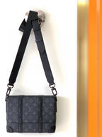 VL Crossbody Bag (21)