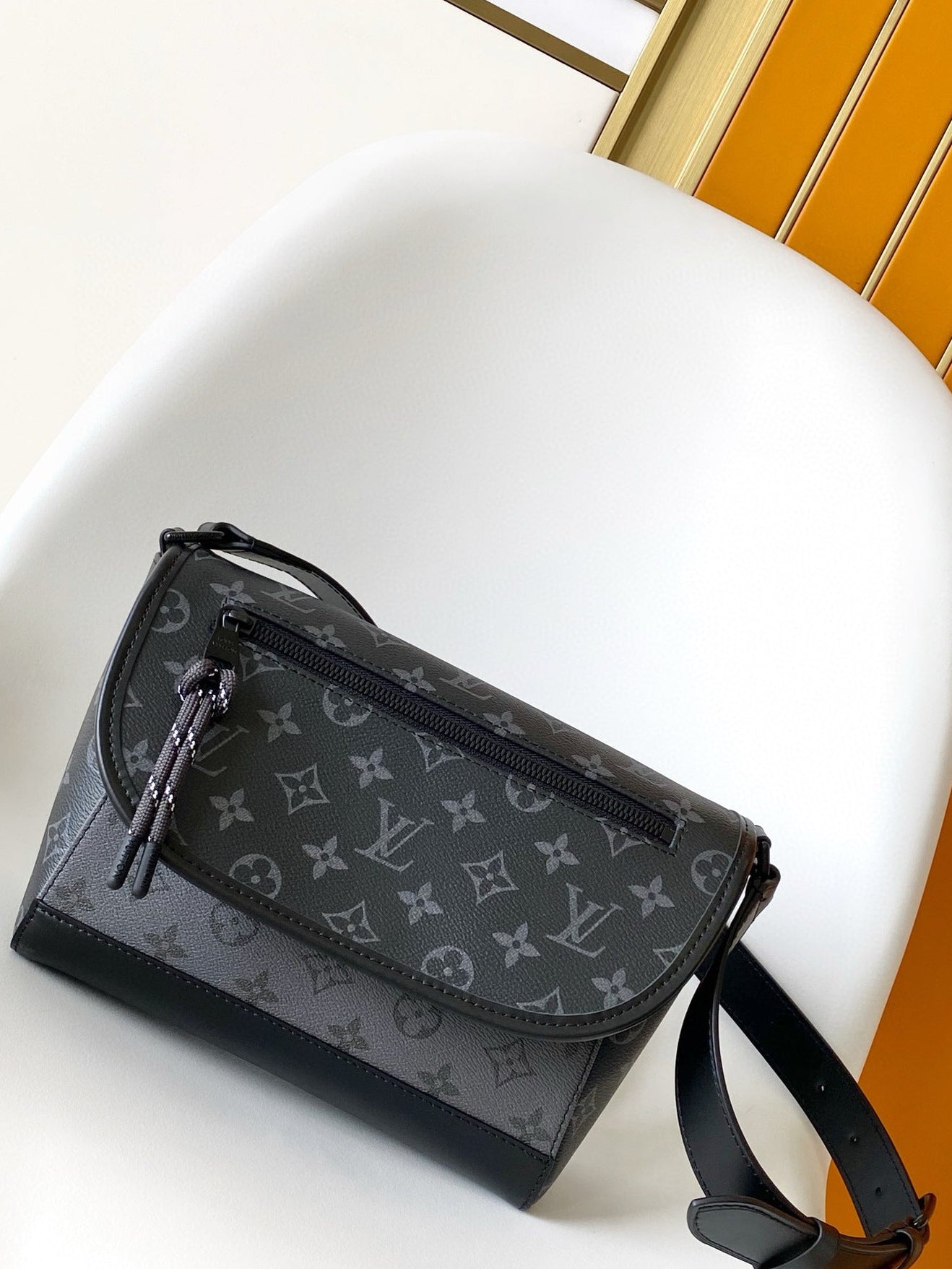 VL Crossbody Bag (21)