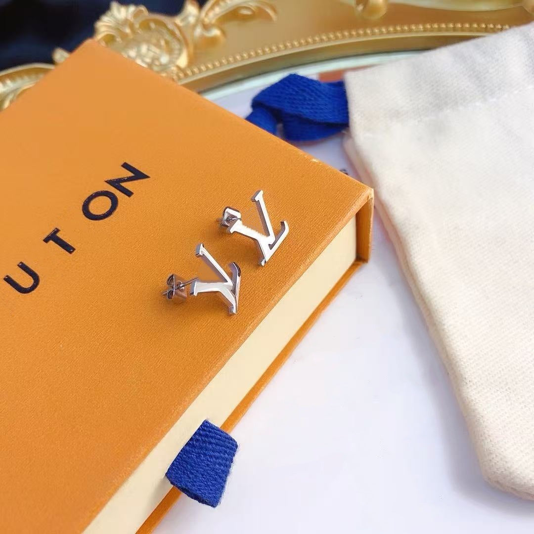 VL EARRINGS (1) 3