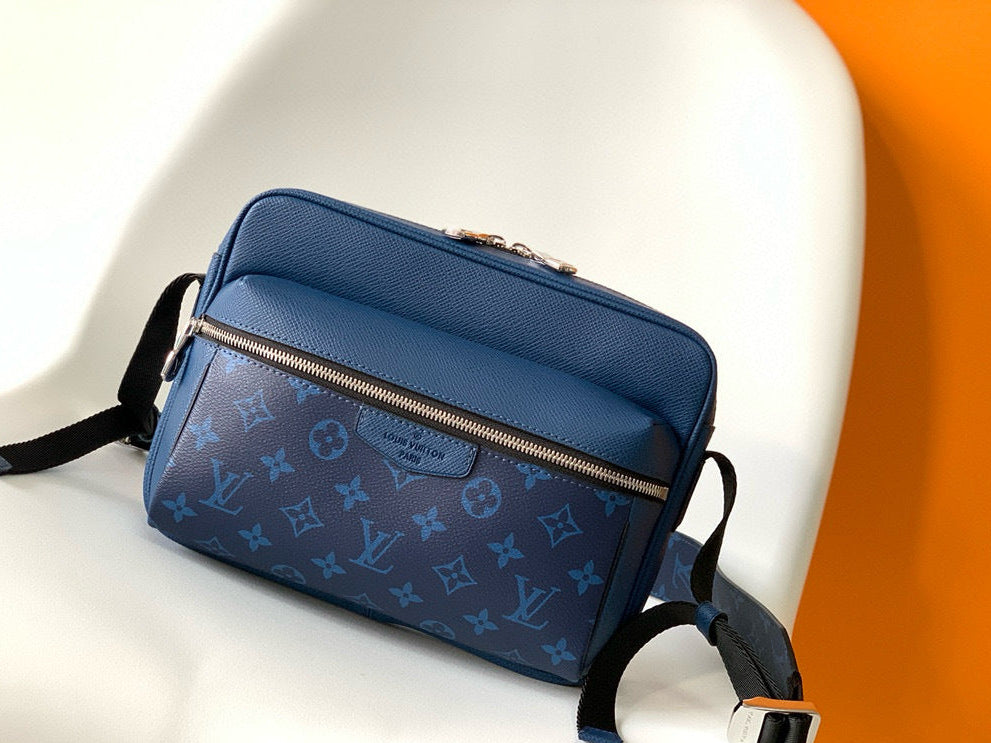 VL Crossbody Bag (21)