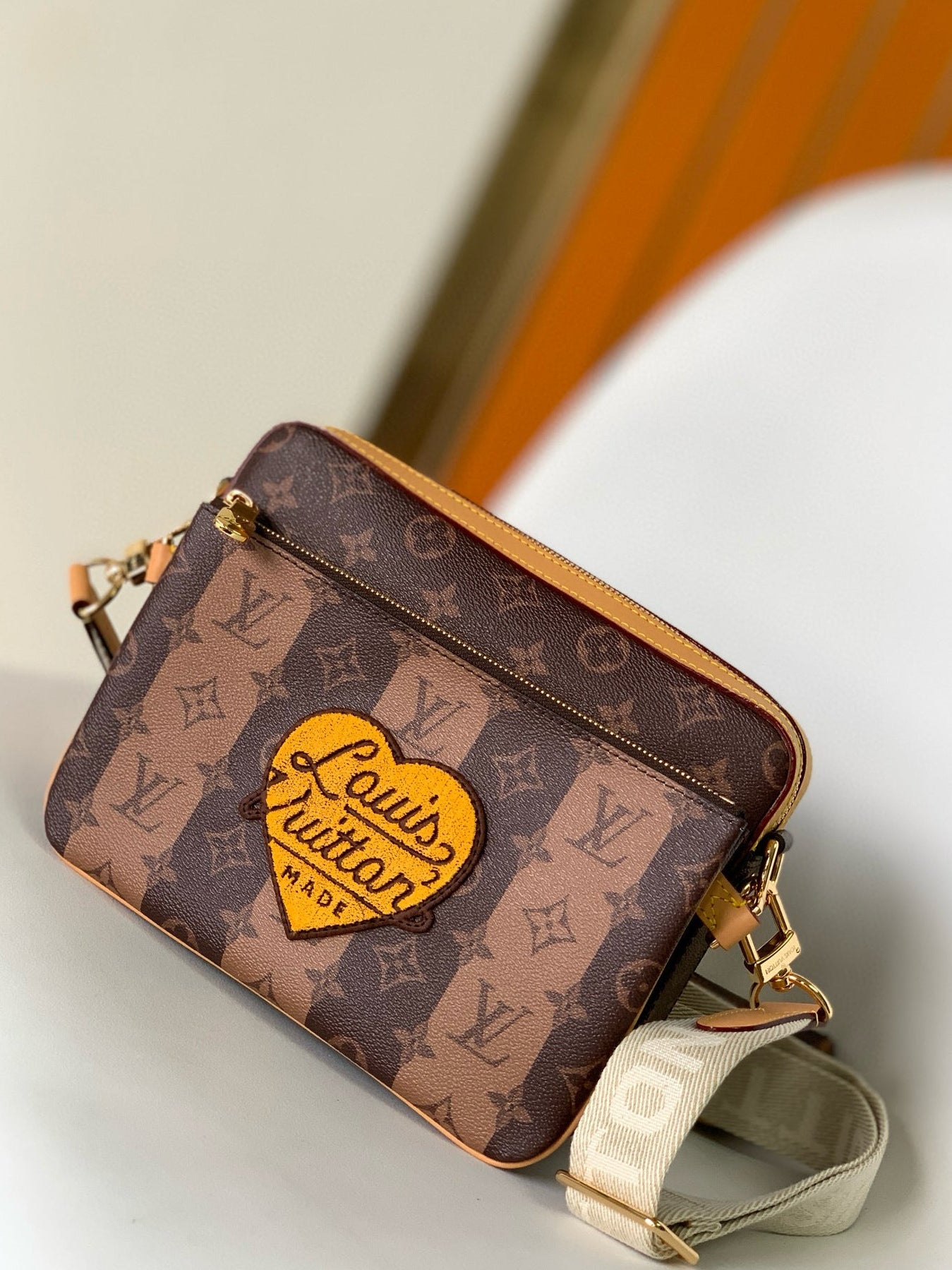 VL Crossbody Bag (21)