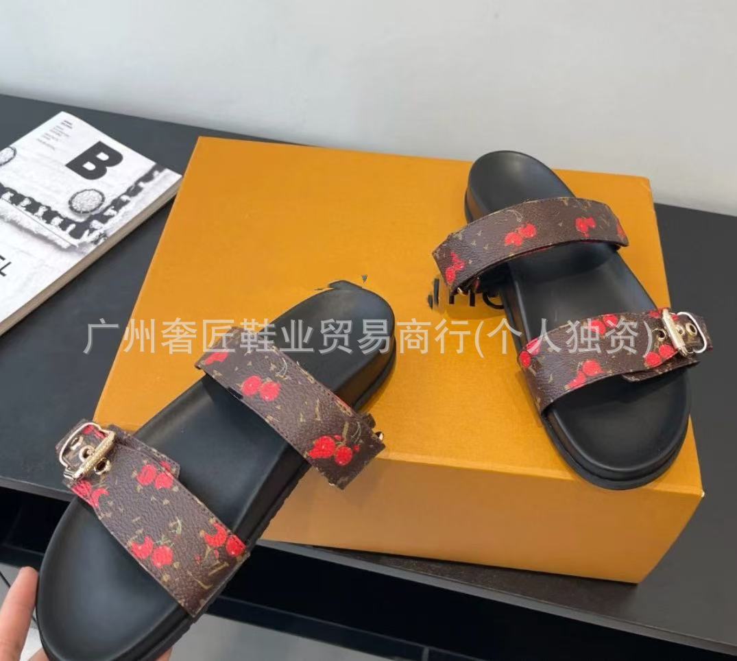 VL Sandals (2)