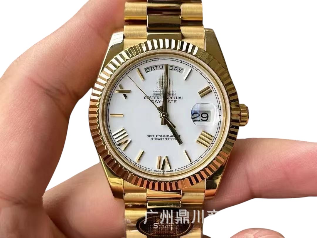 R WATCH (3)