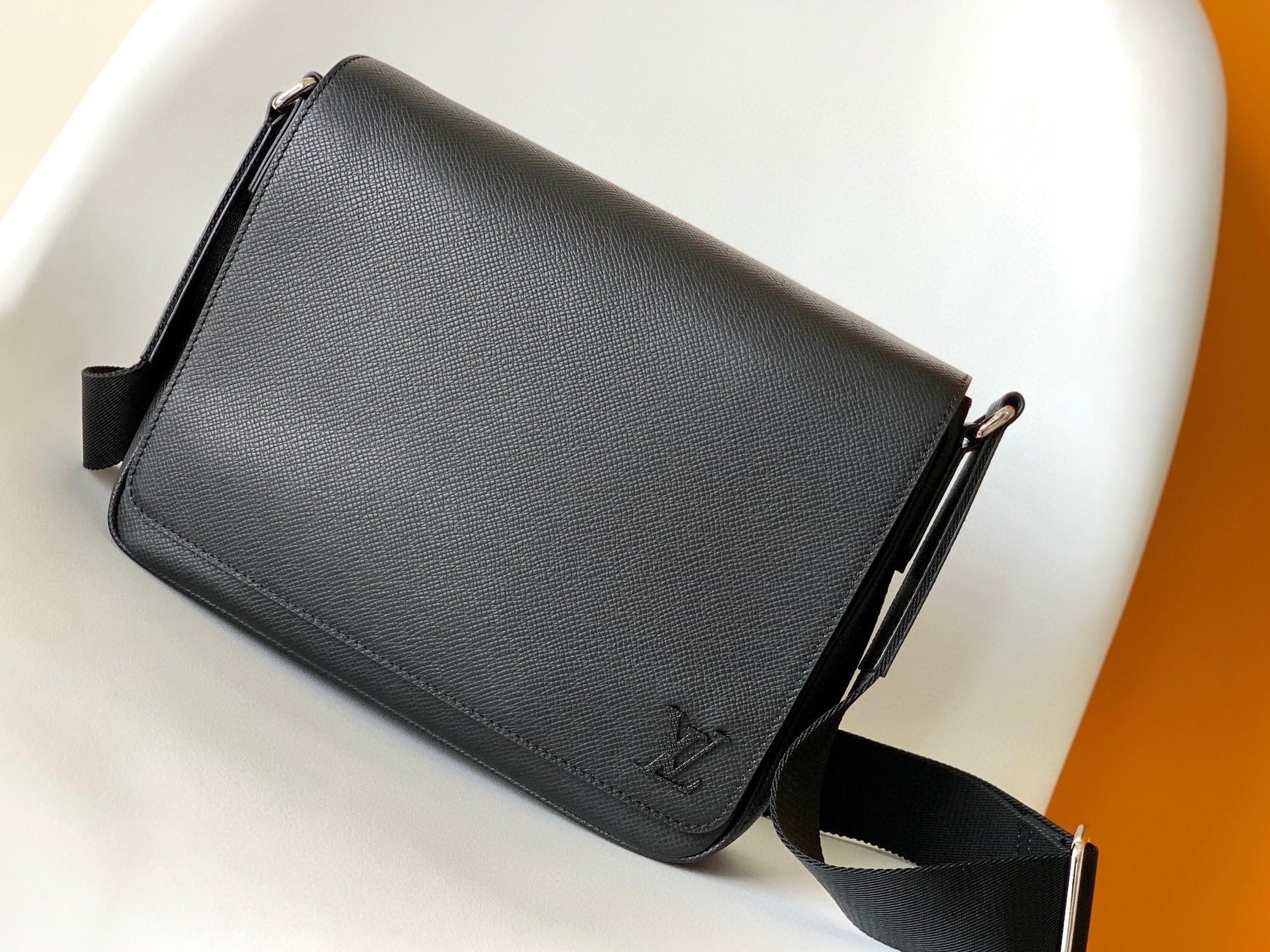 VL Crossbody Bag (21)