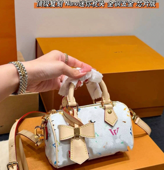 VL Handbags (12)