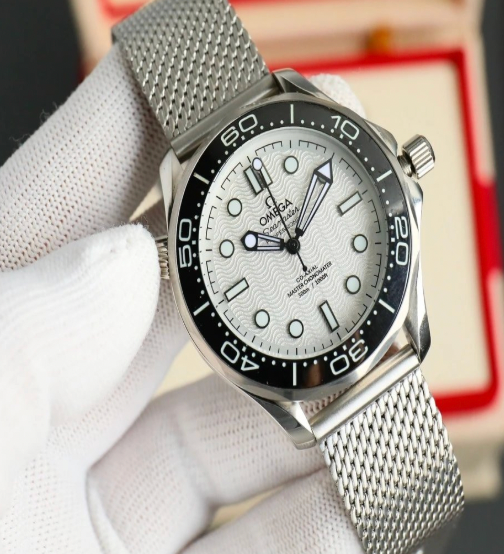 OME WATCH (1)