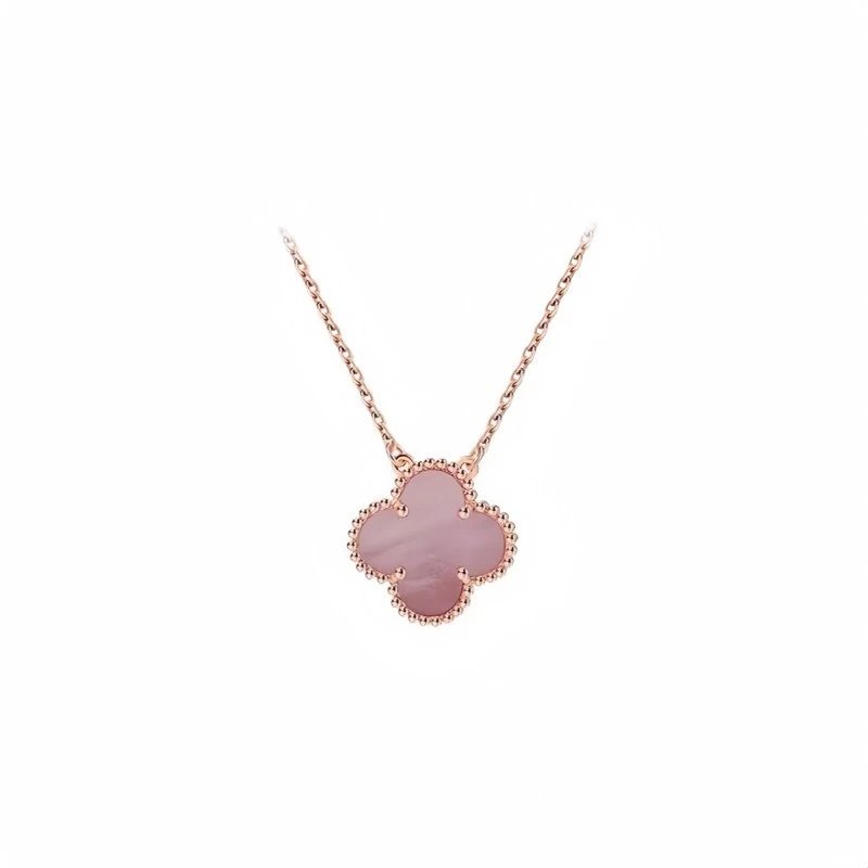 VAN CHE Women's Necklaces
