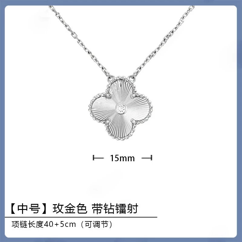 VAN CHE Women's Necklaces