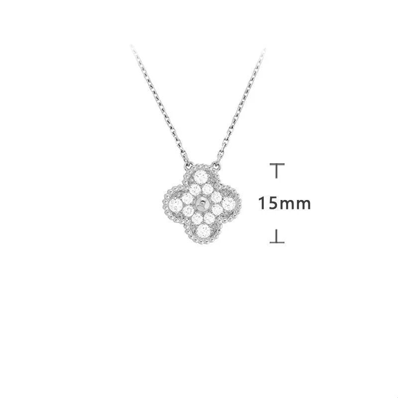 VAN CHE Women's Necklaces