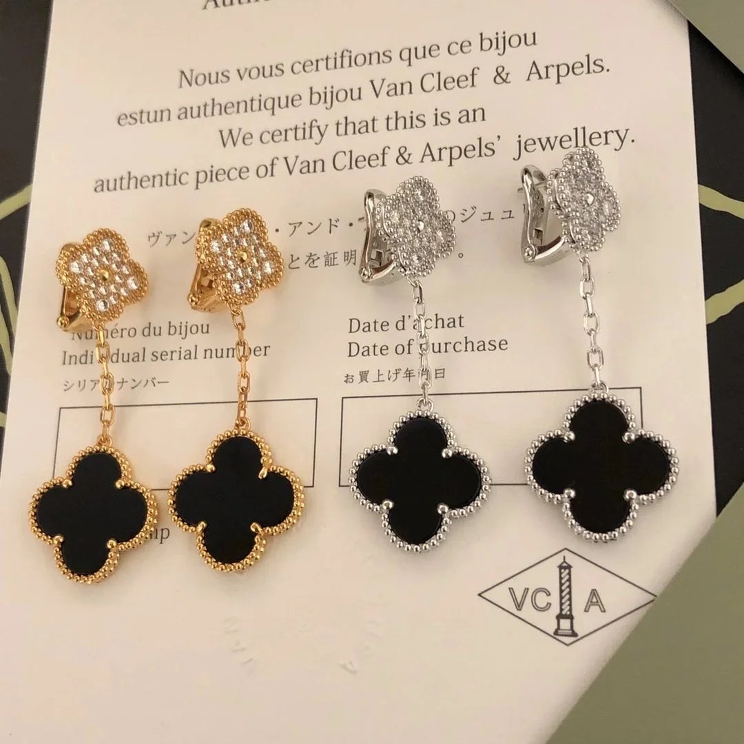VAN CHE Women's Necklaces