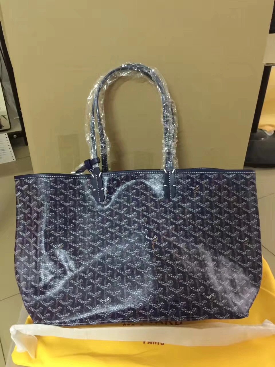 GOYRD Handbags (1) 16