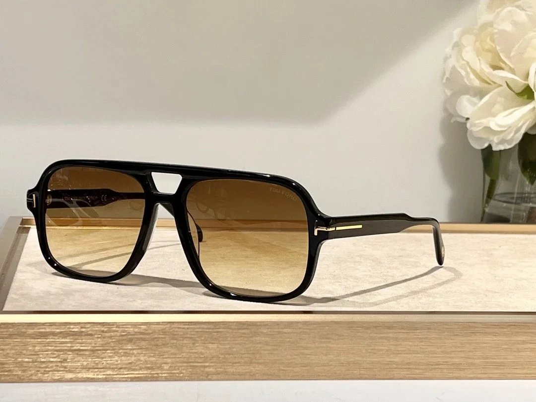 TOM SUNGLASSES (1)
