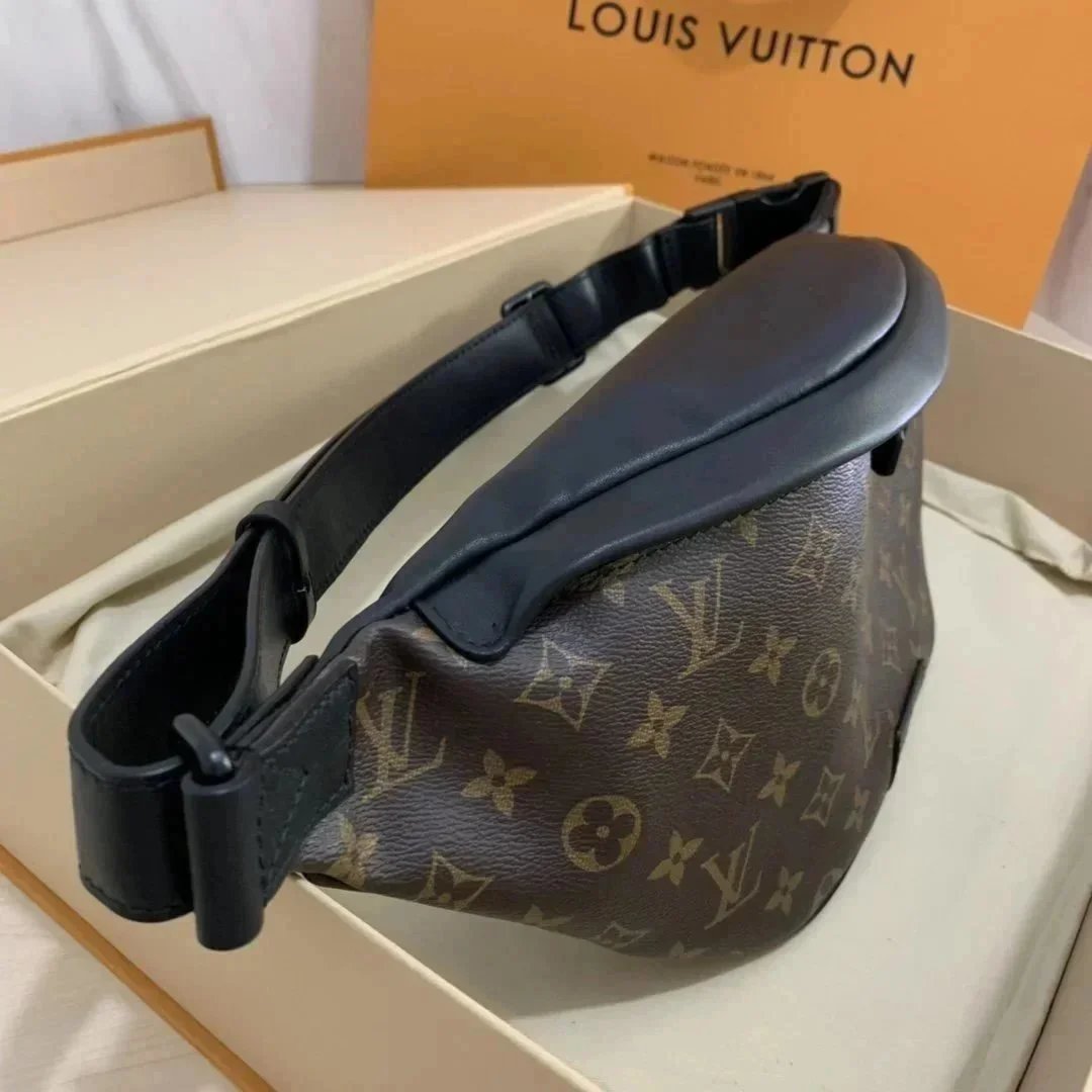 VL Handbags (2) 14