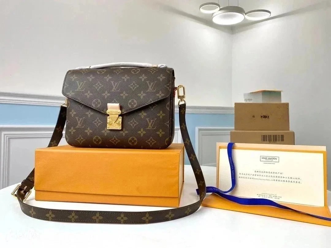 VL Handbags (2)