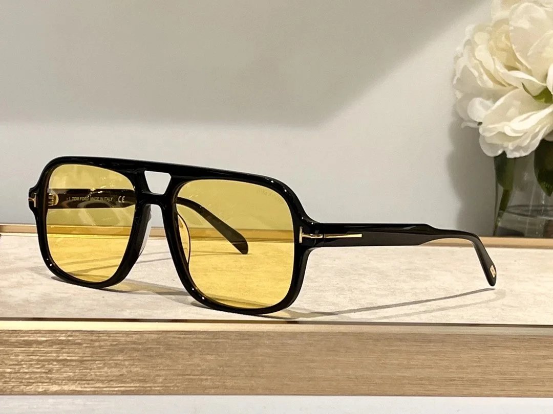 TOM SUNGLASSES (1)