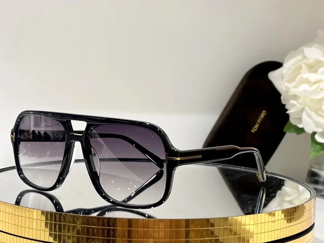 TOM SUNGLASSES (1)