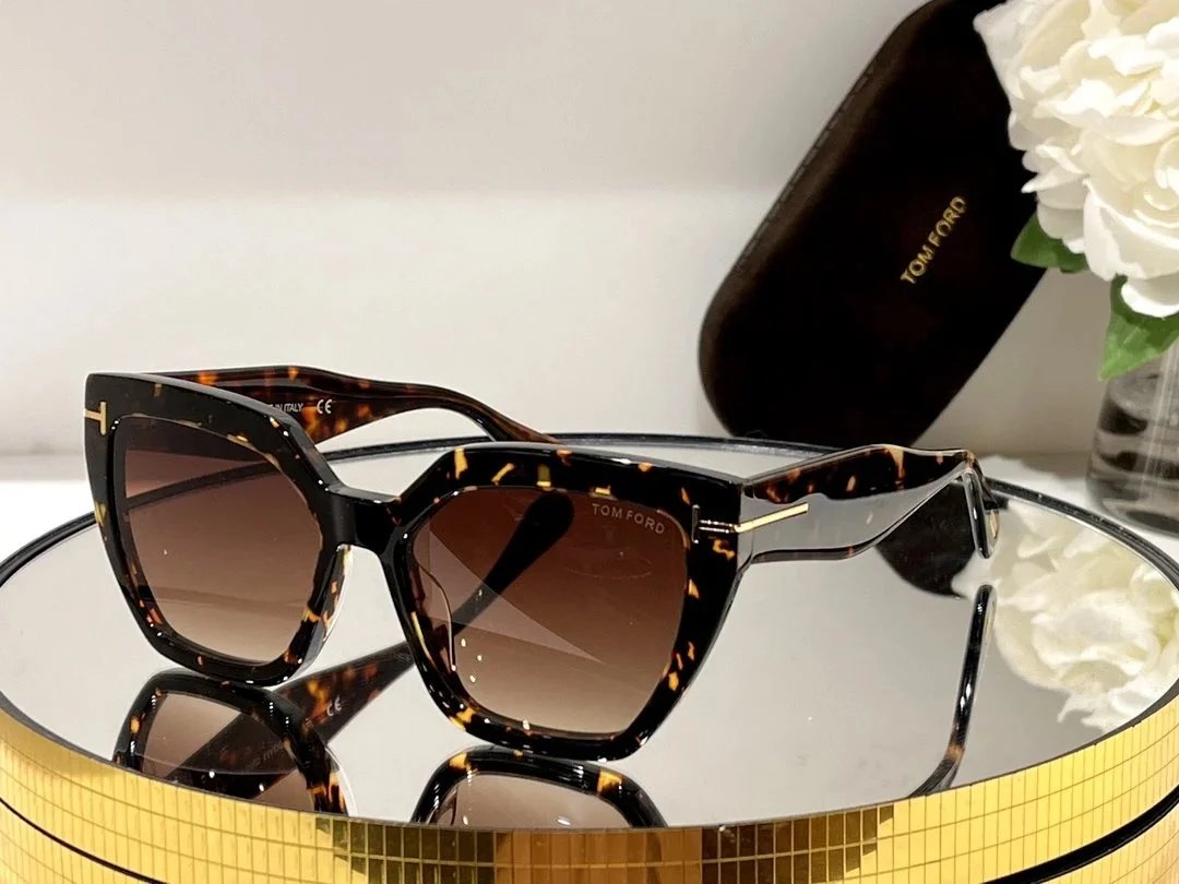TOM SUNGLASSES (1)