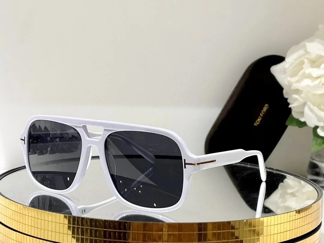 TOM SUNGLASSES (1)