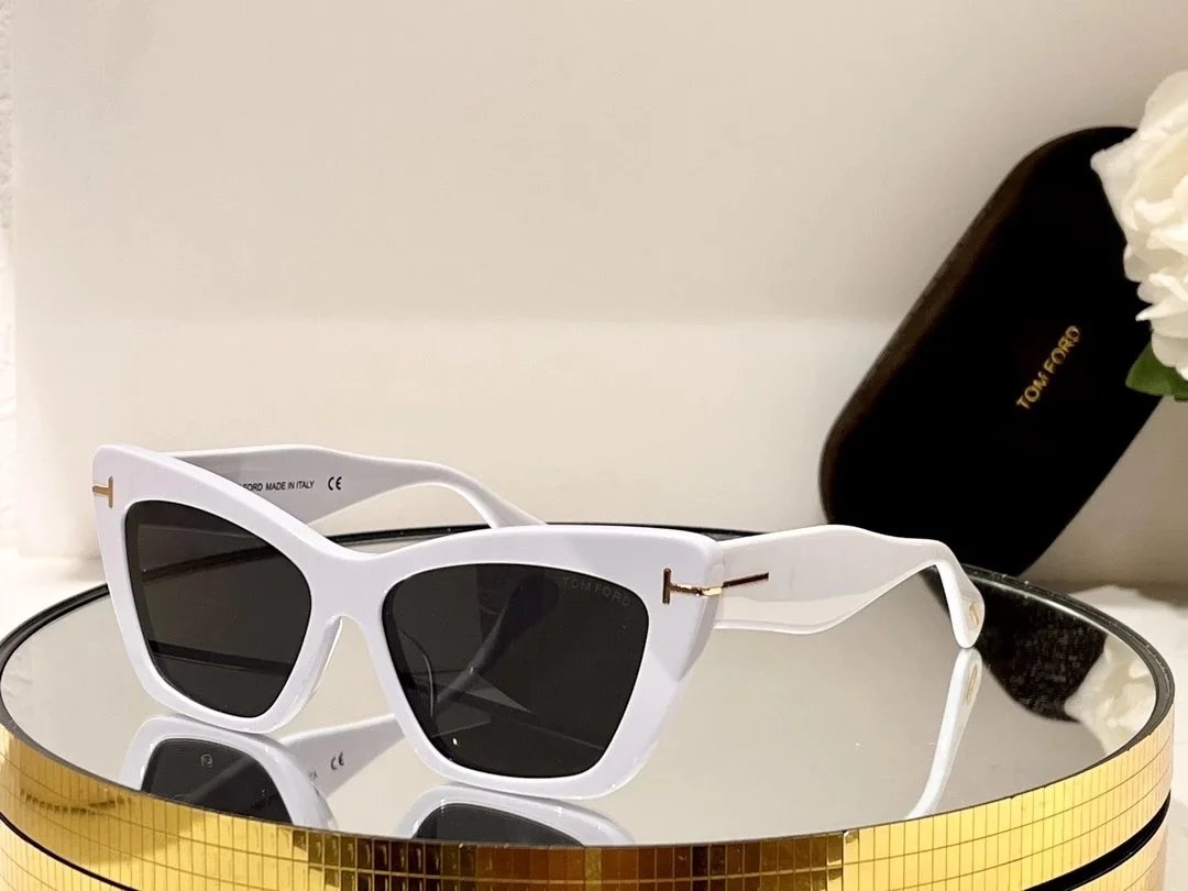TOM SUNGLASSES (1)