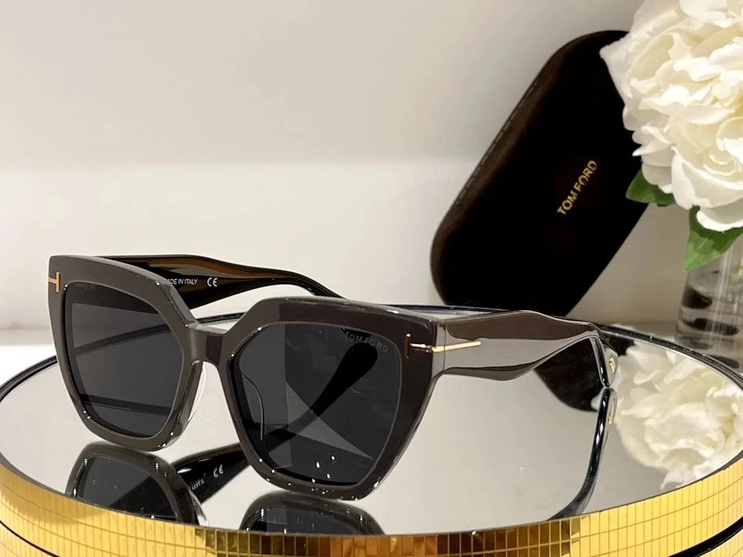 TOM SUNGLASSES (1)