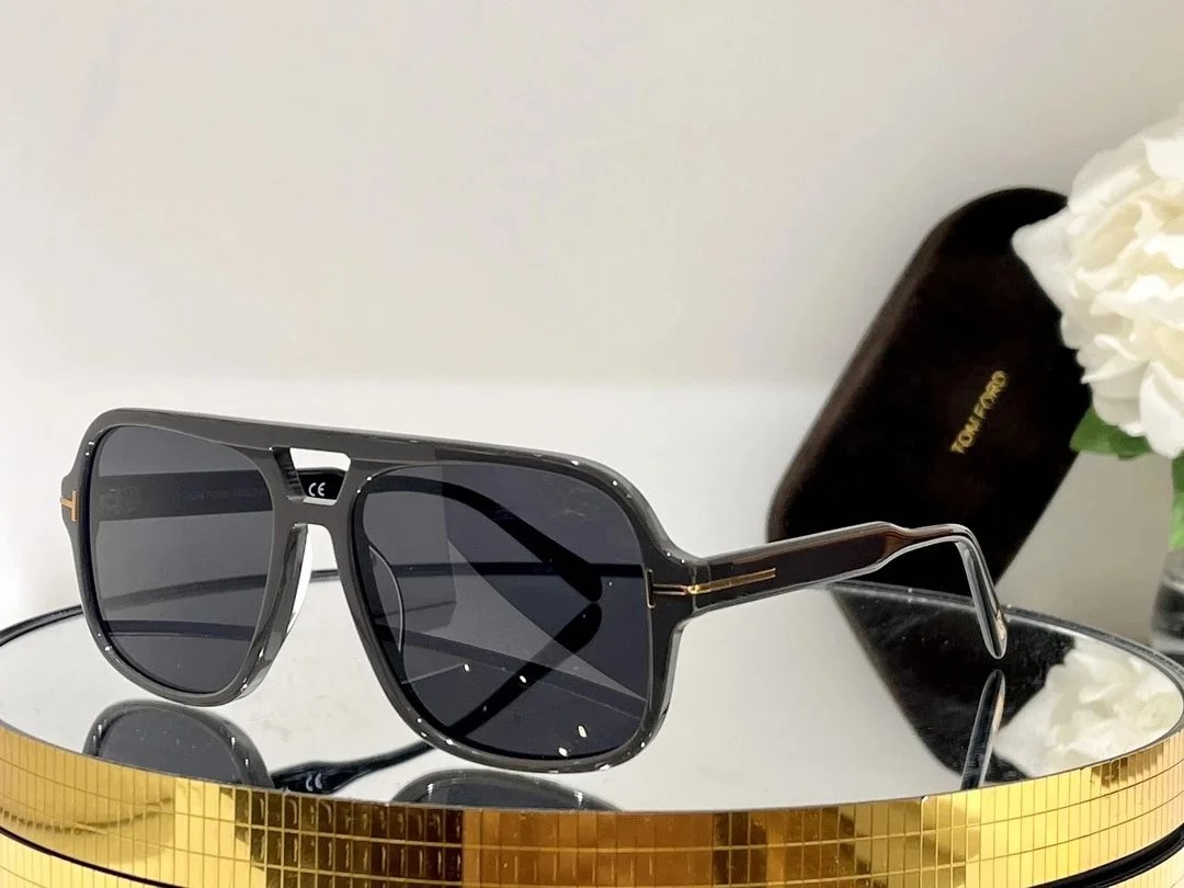 TOM SUNGLASSES (1)