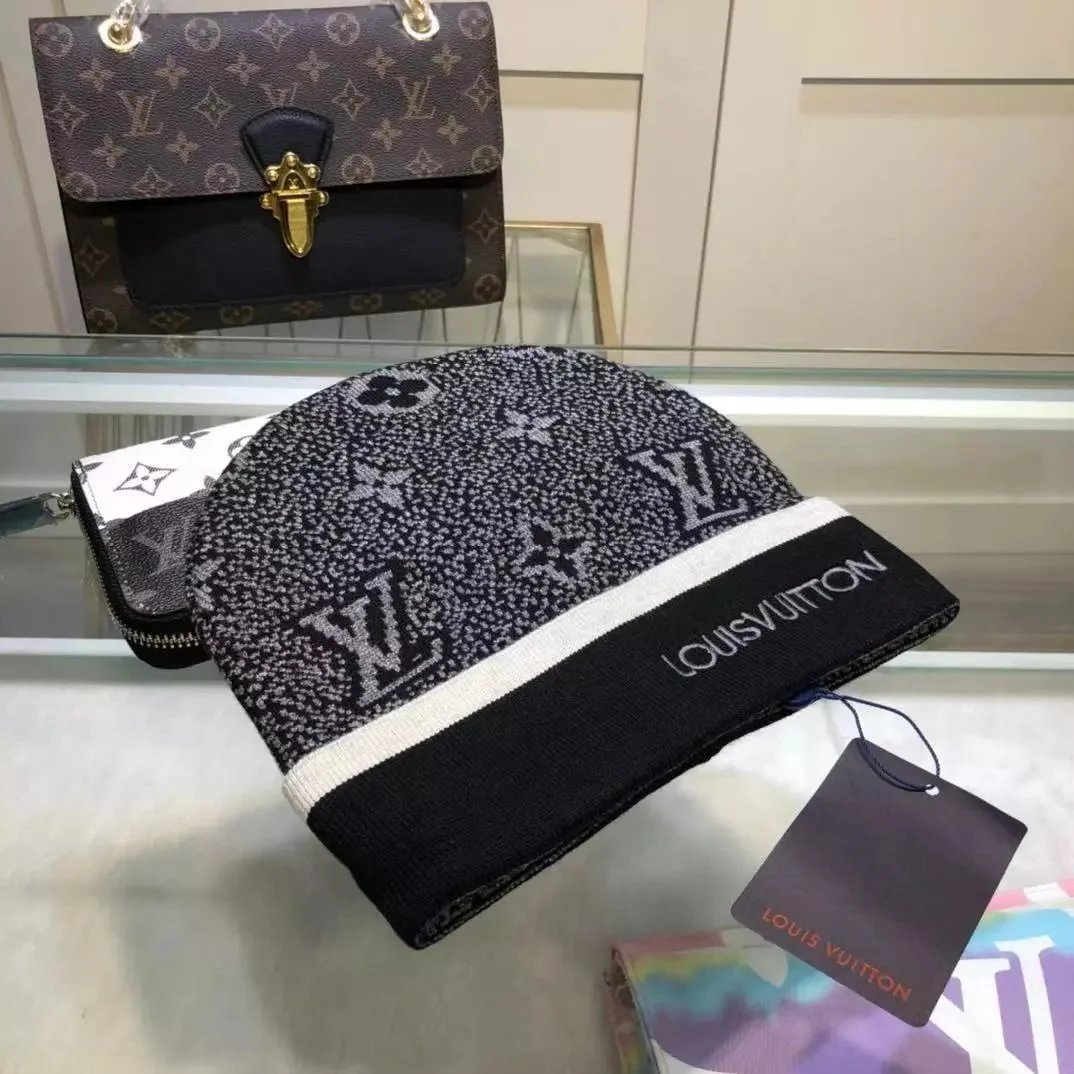 VL Luxury Knitted Beanie