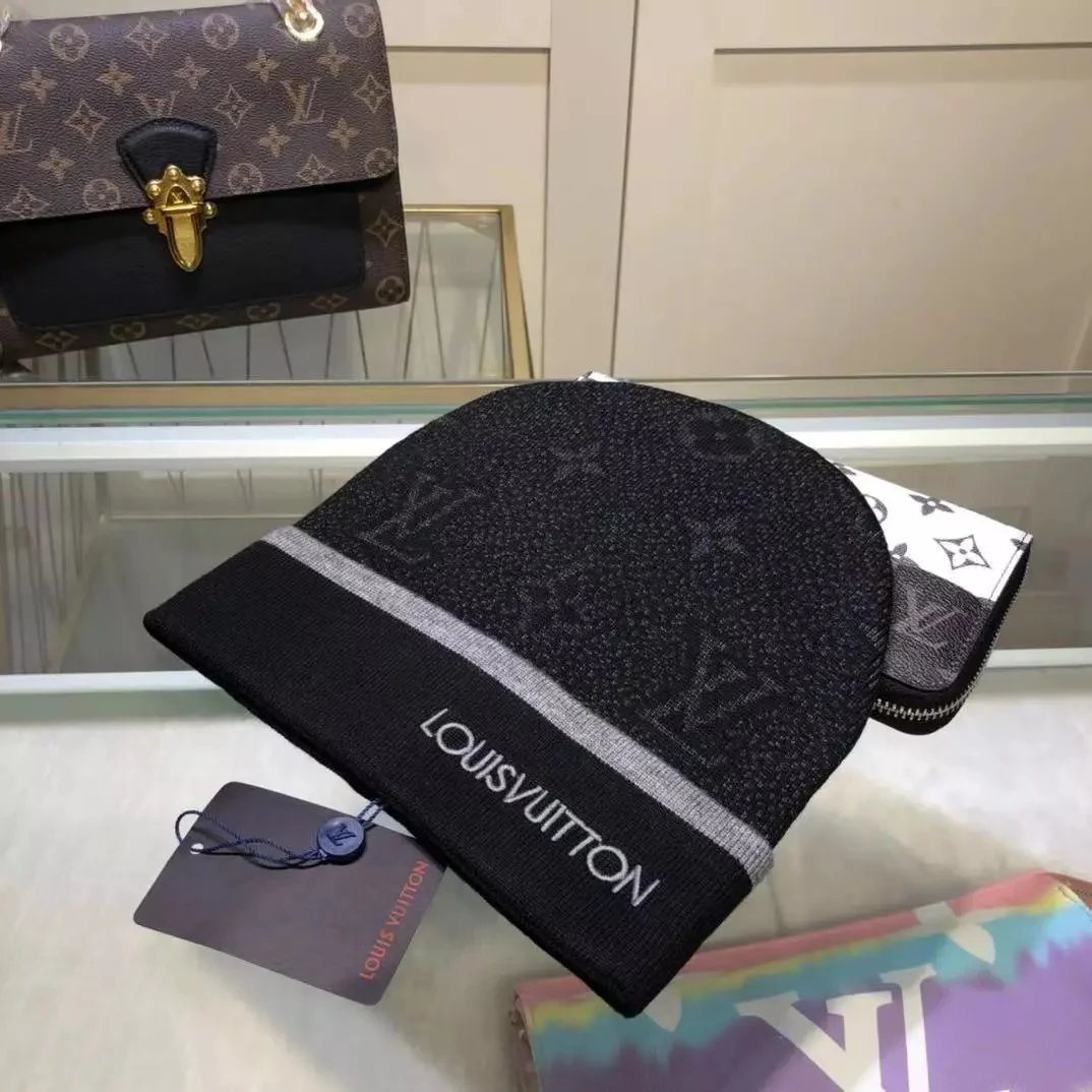 VL Luxury Knitted Beanie