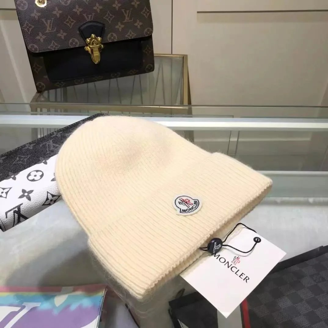 VL Luxury Knitted Beanie