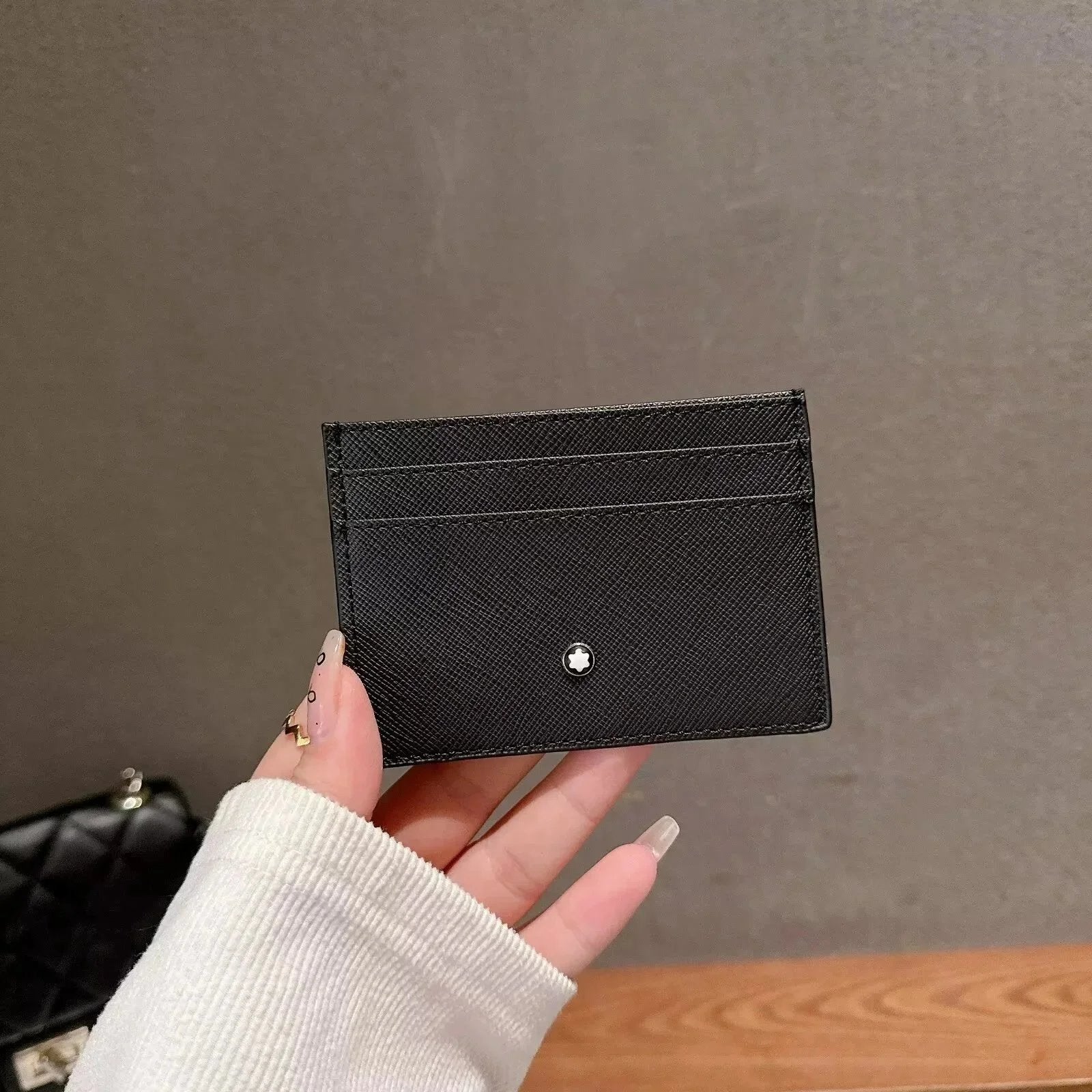 DIO CARDHOLDER (1)