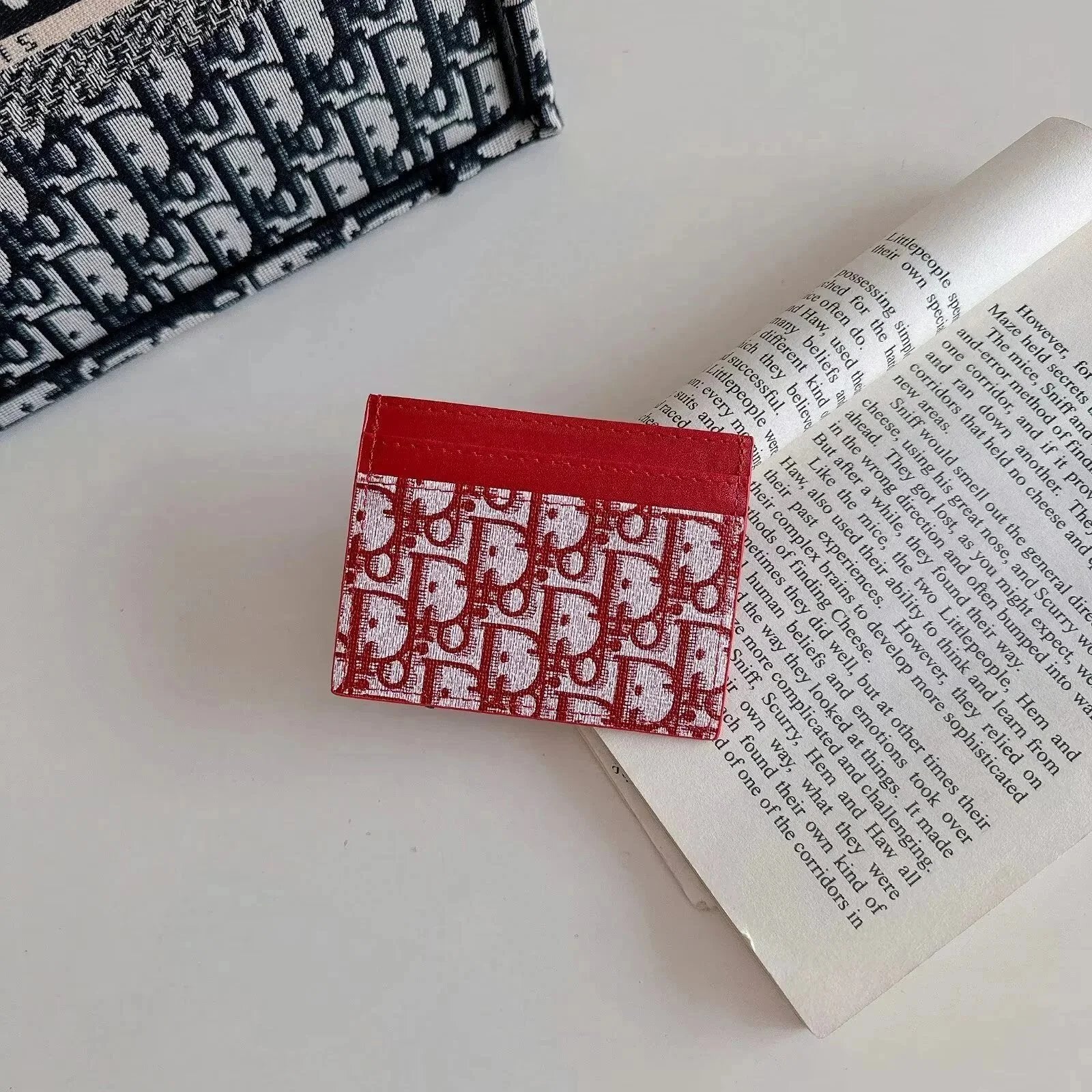 DIO CARDHOLDER (1)