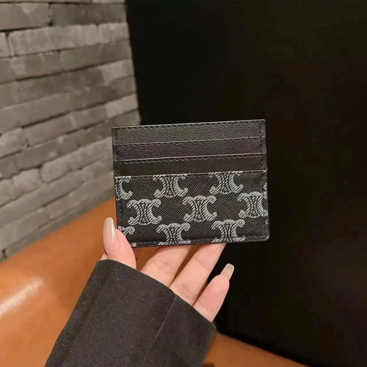 DIO CARDHOLDER (1)