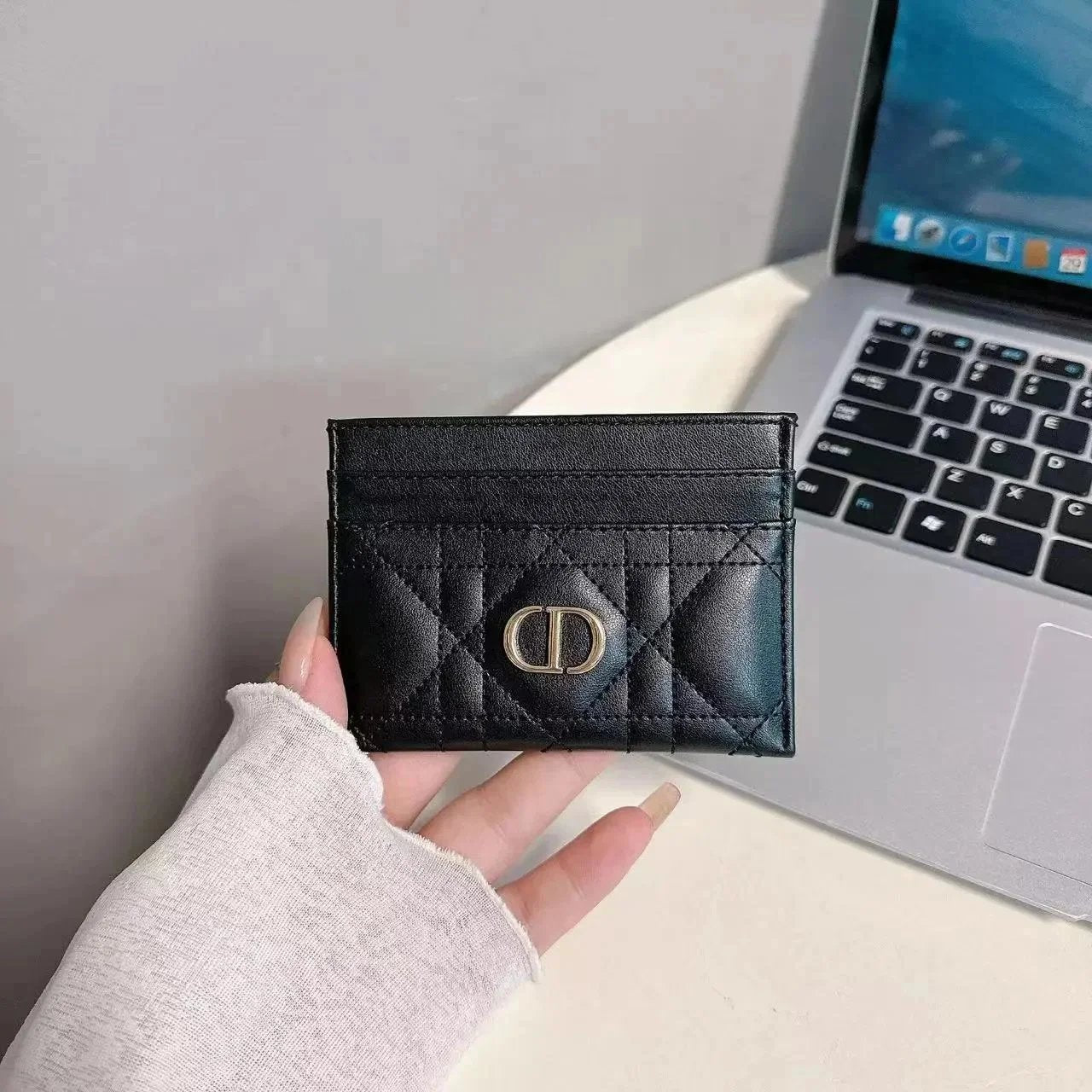 DIO CARDHOLDER (1)
