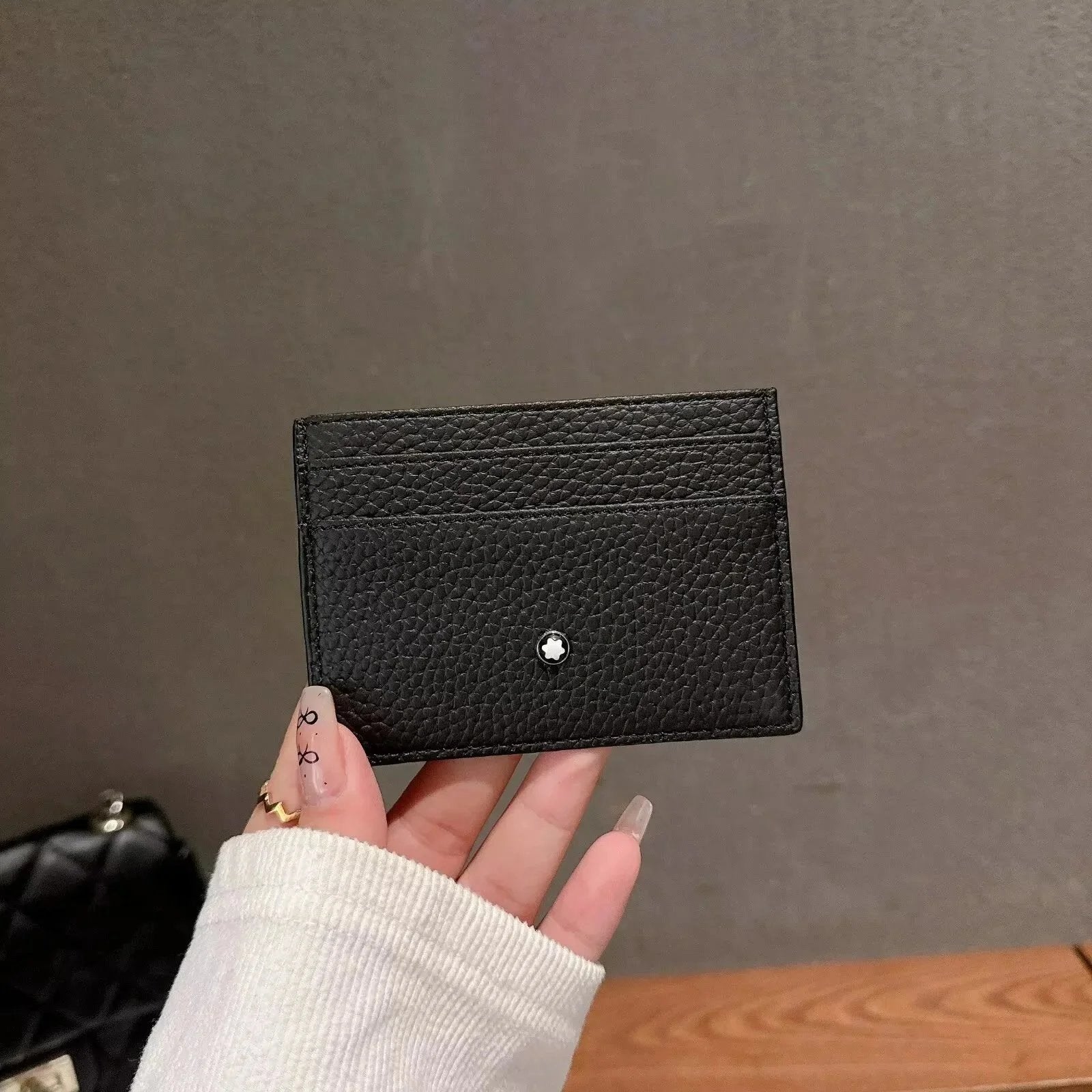 DIO CARDHOLDER (1)