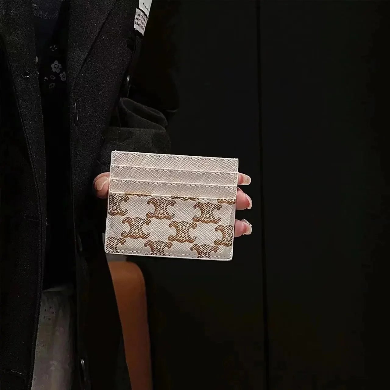 DIO CARDHOLDER (1)