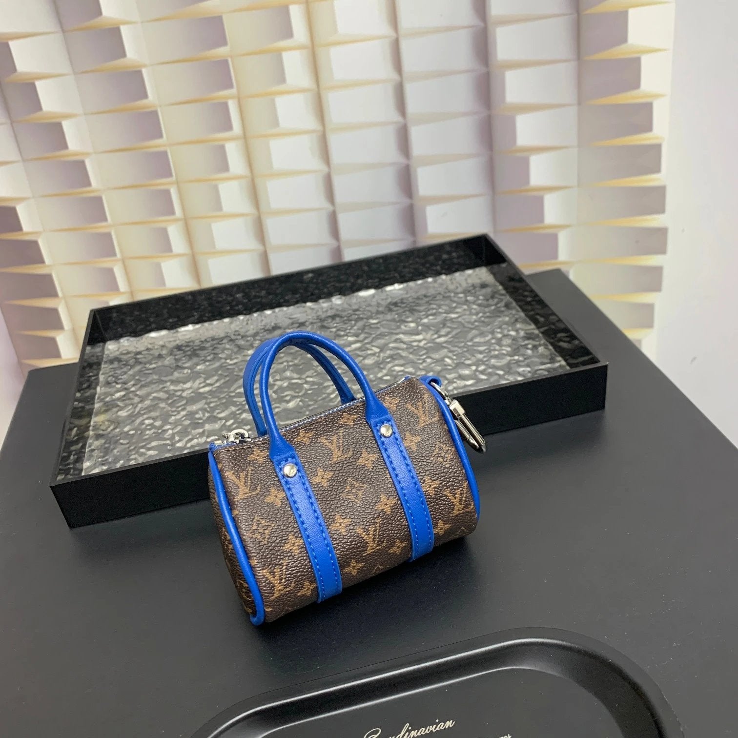 VL Handbags (9)