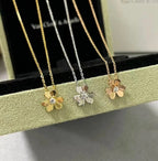 VAN CHE Women's Necklaces