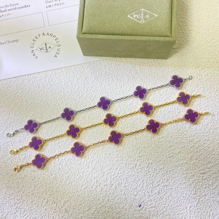 VAN CHE Women's Necklaces