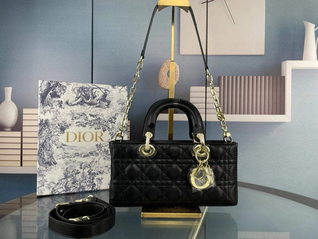 DIO Handbags (1)