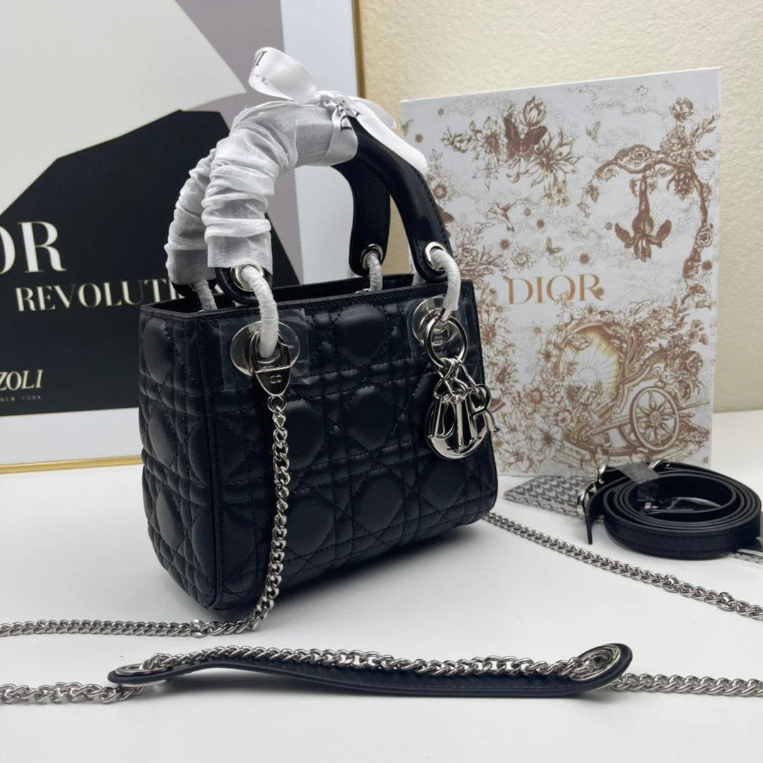 DIO Handbags (1)