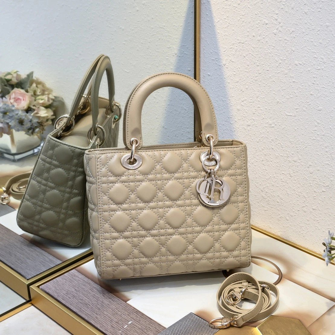 DIO Handbags (1)