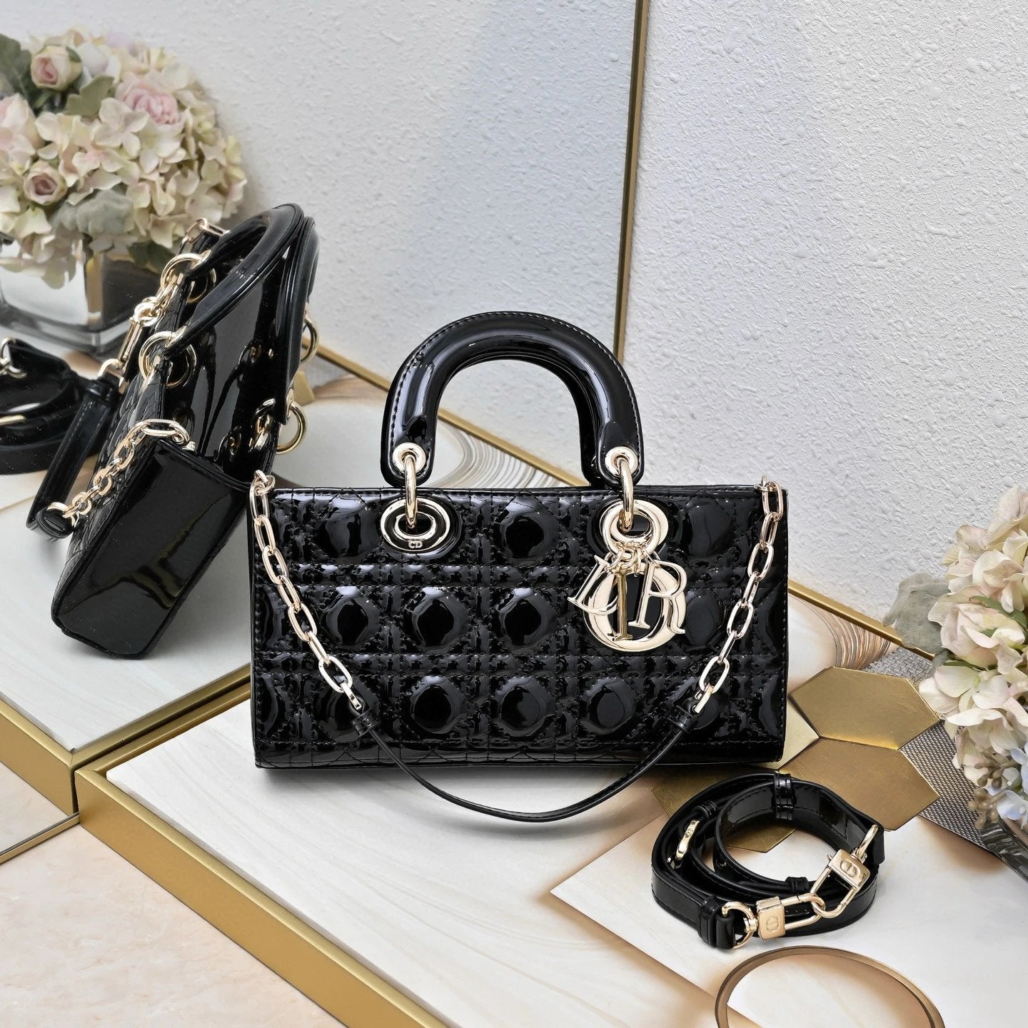 DIO Handbags (1)