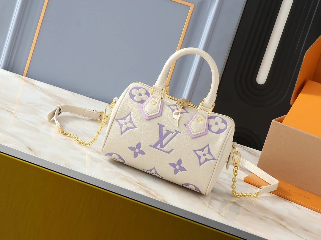VL Handbags (24)