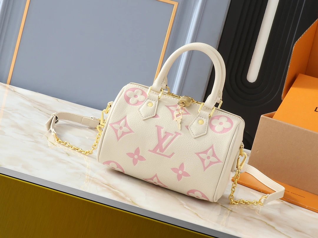 VL Handbags (24)